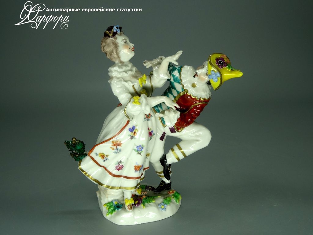 Купить фарфоровую статуэтку Capodimonte Веселый вечерок